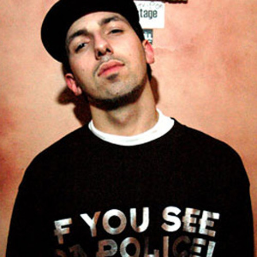Termanology freestyle produced by EzDread- live on 889@night