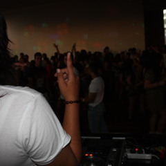 THAT FEMALE DJ, DJ DOTTiE SNEAK PEAK!