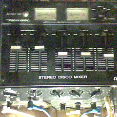 hum&hiss : glory to the mixer !