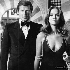 Radiohead - Nobody Does It Better (Carly Simon Cover)