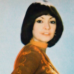 Marina Voica - Intr-un colt de cafenea