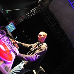 D'JAMENCY_extract dj-set_groovy summer session mix 2011