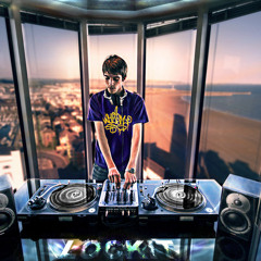 Dj Tiesto feat. Nelly Furtado - Who Wants To Be Alone