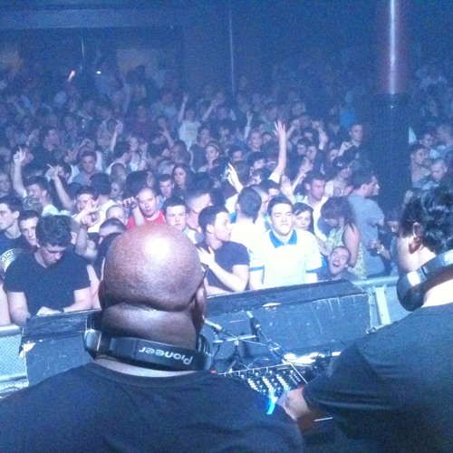 CARL COX AND YOUSEF - LIVE - BACK 2 BACK @ CIRCUS - LIVERPOOL. APRIL 24TH 2011