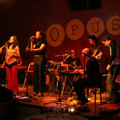 SHINE - Radiohoud/River of diamonds (live - 2005)