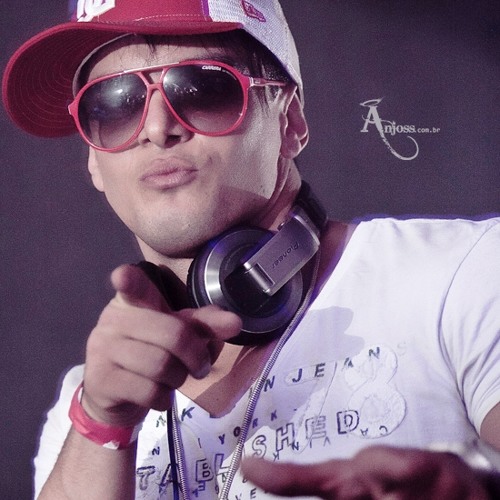 Stream djpittgarcia | Listen to Set Mix House Dj Pitt Garcia playlist online for free on SoundCloud