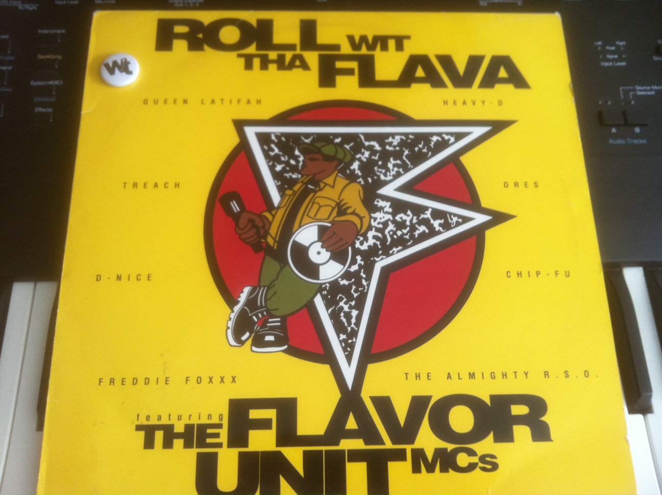Ladata Flavor Unit MC's - Roll With Tha Flava (Extended)