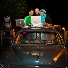 Santi in the mix_2011-07-20 17h32m50