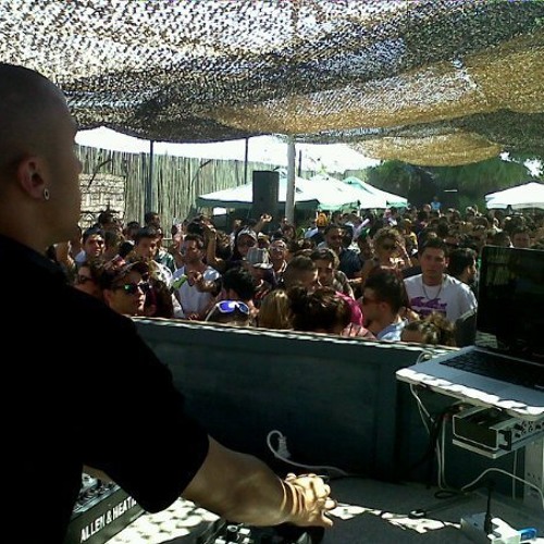 Juli jc aka Julien Daraus @ Row bar 17-07-2011