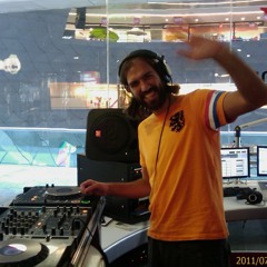 DJ Tarkan - Live @ Kanyon Virgin Radio (July 23, 2011 - Part 2)