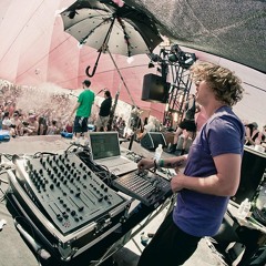 2011 Coachella set on the Do Lab stage (free download)