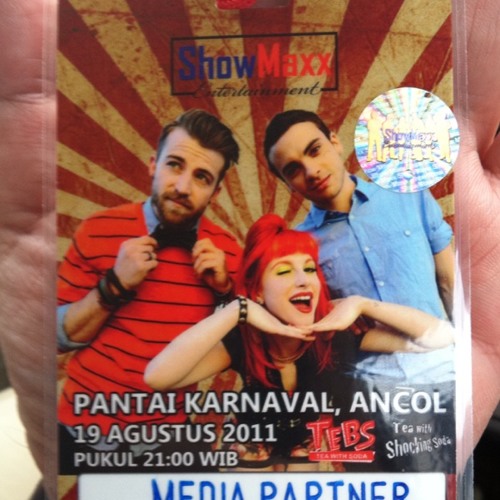 Paramore - Misery Business (Live Jakarta 19/08/11)