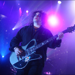 The Cure - A Forest (Palais Omnisports, Paris, 12-03-2008)