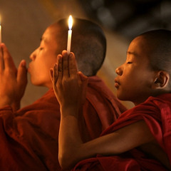 OM (aum vocalized by Tibeth Monks) - OM meditación (vocalizado por monjes)