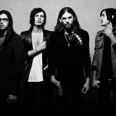 "The Bucket"/"Molly's Chambers"/"California Waiting" - Kings of Leon (live)