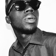 Maximum Balloon feat Theophilus London - Groove Me (SoundQlash Version)