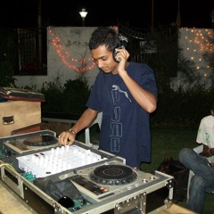 DJ SAVAN me aaya gaddi mod ke.
