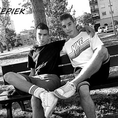 Jayz-N páwáskodo madarak