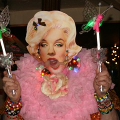 The Most Interesting Person in Midtown East - Chicken Delicious at Mimi's Cafe