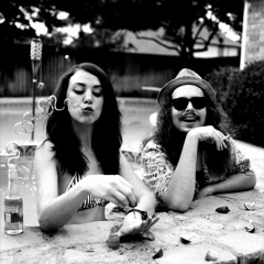 Girls In Bikinis - Laura Harrell & K.L. Kemp