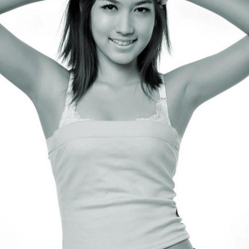 ရင္ခုန္ေနတုန္းေလ   -  လိွဳင္ဦးေမာ္