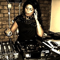 DJSarita Warm Up Mix Nov 2011