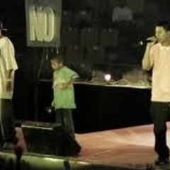 ဗိုက္လႈပ္ျပီး က