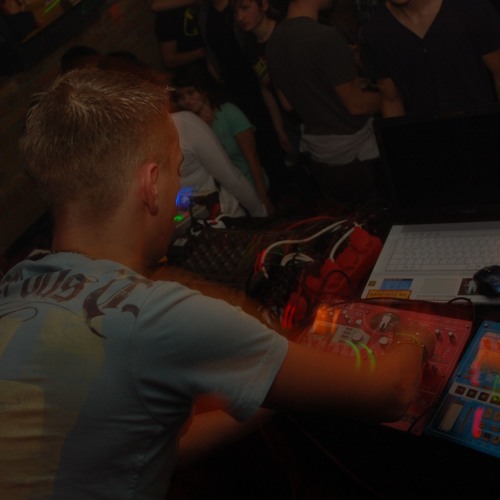 Zahni_Live@Rhythmustherapie_Jena_Rosenkeller_26.11.11_special_Mic-Record_by_Rick-Stiller_320K.mp3