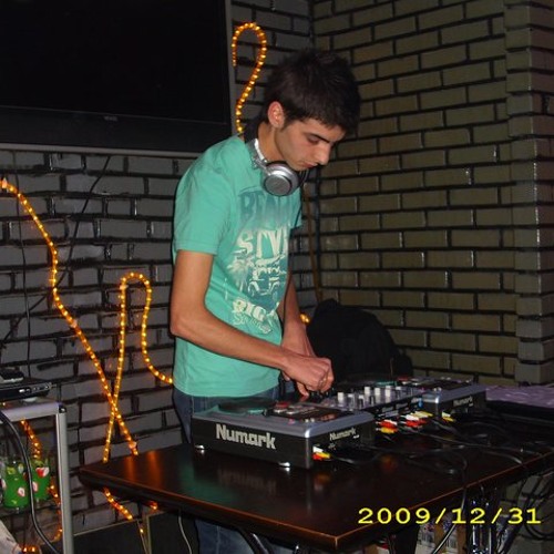 CaDDe vs Orhan - Hangi Can (CaDDemix)www.caddemix.net