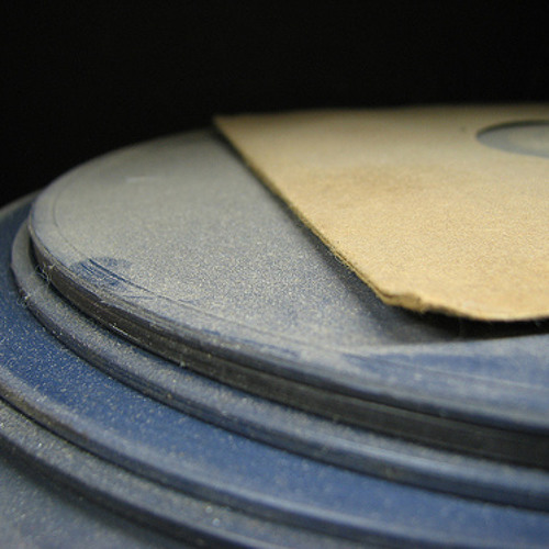 Turntable scratching on the one two's