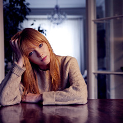 Lucy Rose - Driving Home For Christmas