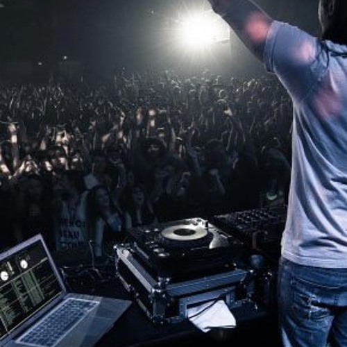 Alecs Gonzalez  El Mundo No Gira Lo Mueven Los Dj's ( R e m i x )'