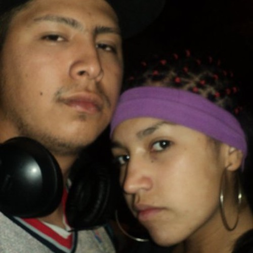 Tras cada palabra FEAT (Ron MOLINA ,dincer al asecho  & el huraño)