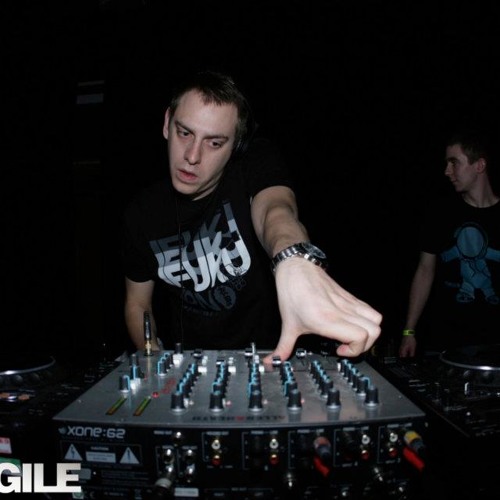 Taxman & MC Funsta @ Playaz Xmas Bash 27.12.2011