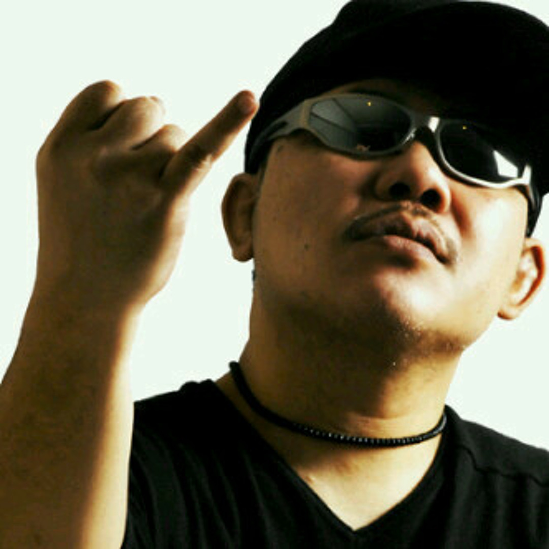 Stream Totoh Rostandi | Listen to doel sumbang mumun playlist online ...