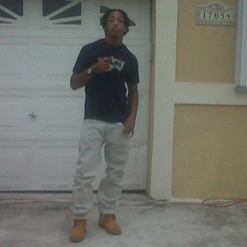 LEVI FT YUNG J - STRIPP ( REMIX )(Pro.BY SANDAWGBEATS & LEVI)