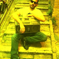 100% VINILE Dj Piccio Live UpCafe 18/01/2012 "AFRO FUNKY EXPERIENCE"