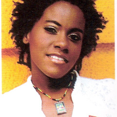 Etana 'l AM STRONG'