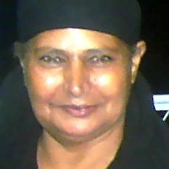 كل سنة وانتى طيبة يا أمى