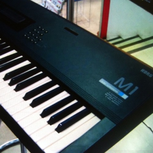 Stream Classic House Piano at Korg M1 by Verono Listen online