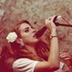 Lana Del Rey sings Summer Nights