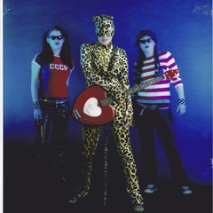 Girls Go Guitar Shopping