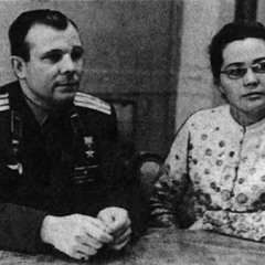 The Cosmonaut's Wife / Жена космонавта