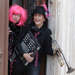 Destination Italia - Bad Girlz