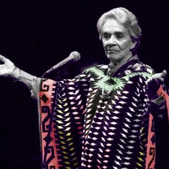 Santa - Chavela Vargas en vivo
