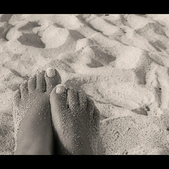 WORMHOLE ~ Sandy Feet