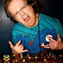 Micky Slim and Nom De Strip - Skank Out (Filthy Fusion n Tin Dog remix) FREE DOWN LOAD