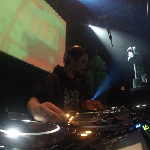 Probing the darkside of the moon , soundcloud mix ( forthcommin on neurotrope 23 ) )