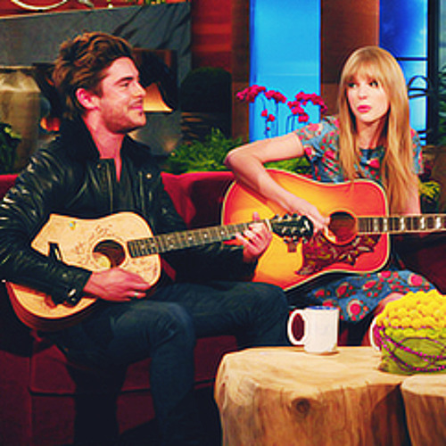 Taylor Swift and Zac Efron Sing a Duet!