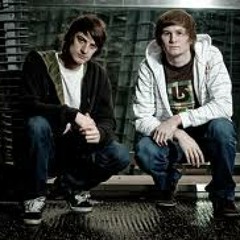 Camo and Krooked - Hot Pursuit -Khemikal Remix (Free DL)